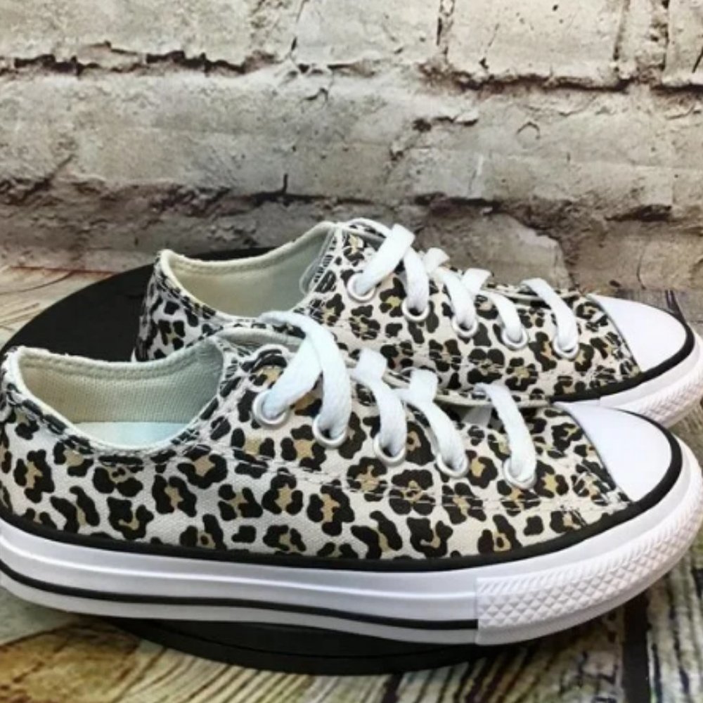 Converse All Star Kids Low Top Sneakers, size 11 (NEW WITHOUT BOX)